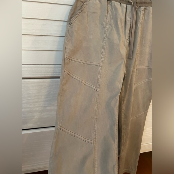 Splendid Beige Cargo Pants size small - Picture 4 of 4